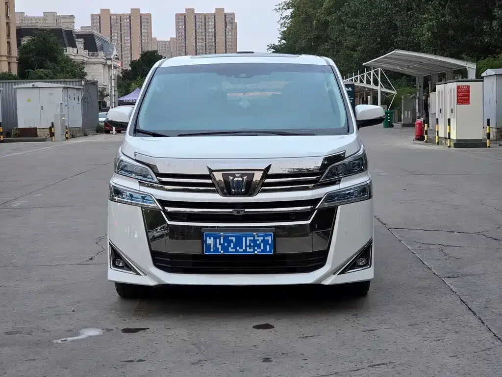 Toyota Vellfire — фото 5