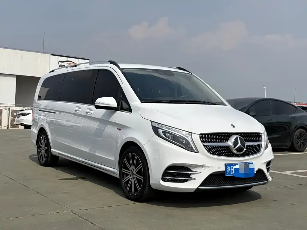 Mercedes-Benz V-Class — фото 10