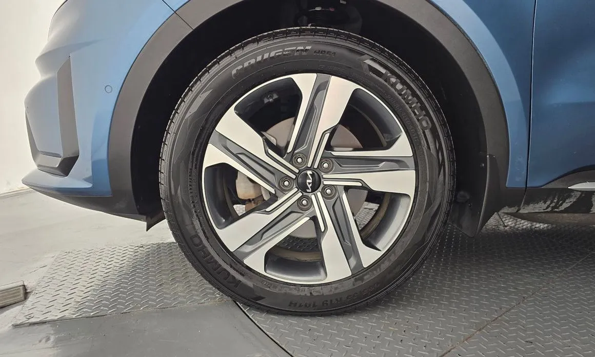 Kia Sorento — фото 9