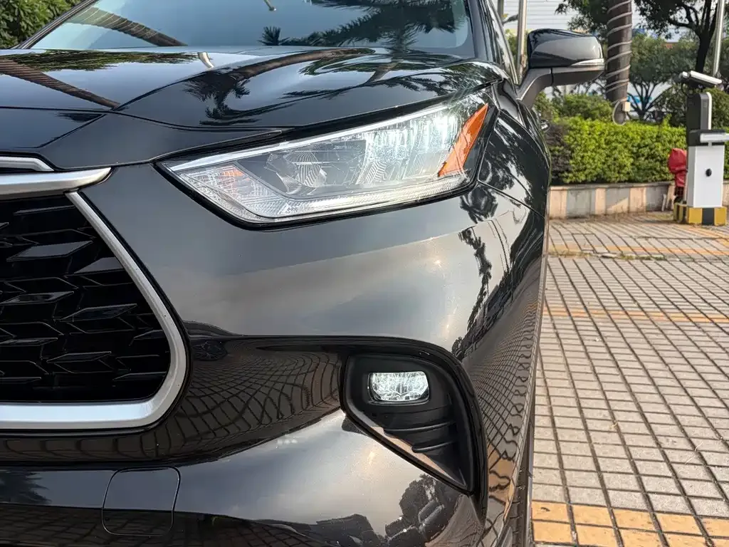 Toyota Highlander — фото 2