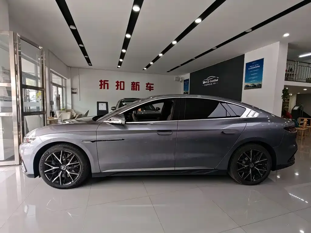BYD Han — фото 10
