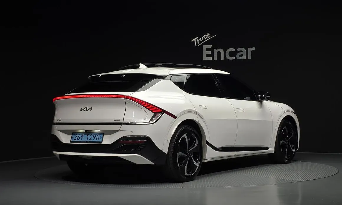 Kia EV6 — фото 10