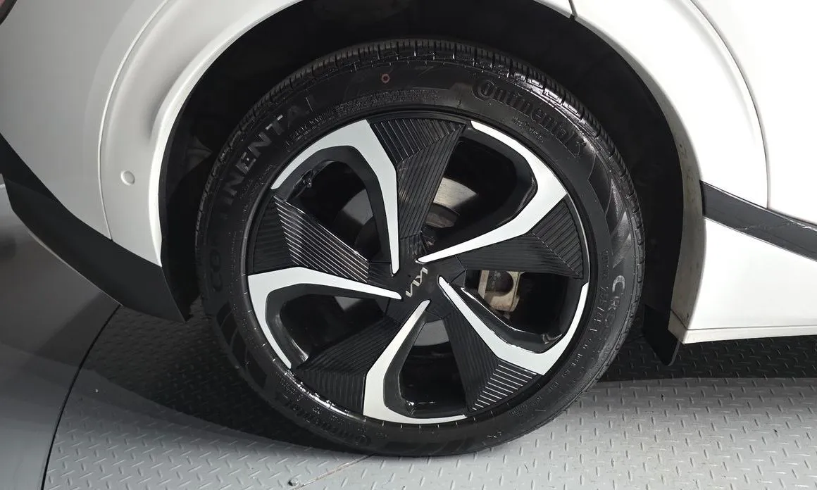 Kia EV6 — фото 9
