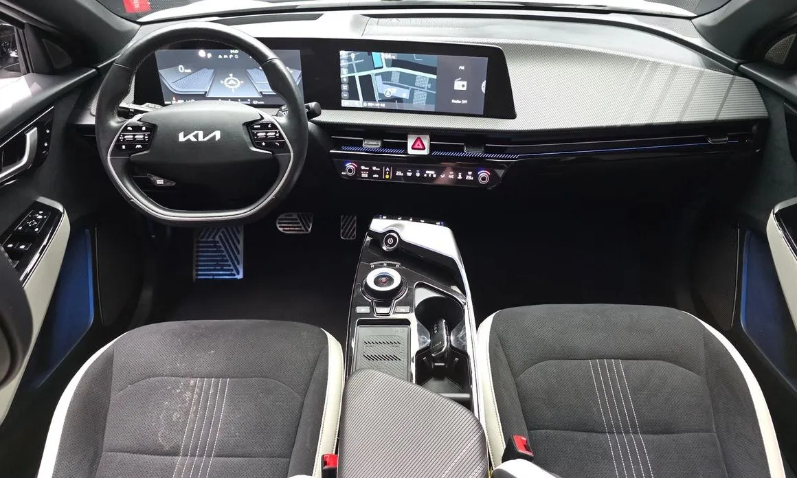 Kia EV6 — фото 8