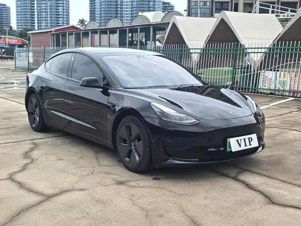 Tesla Model 3 — фото 9