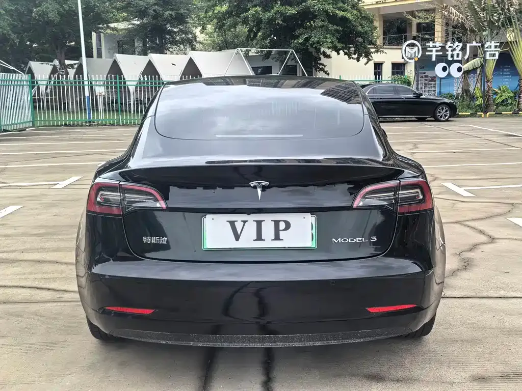 Tesla Model 3 — фото 4
