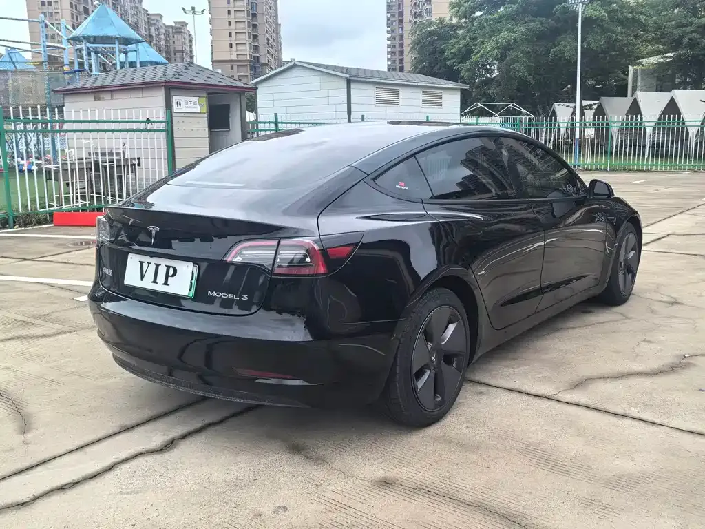 Tesla Model 3 — фото 10