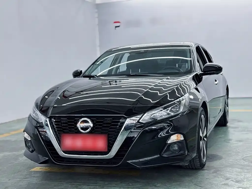 Nissan Teana — фото 1