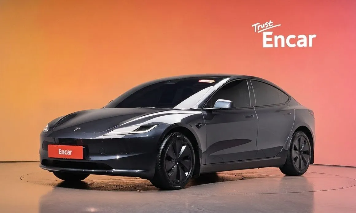 Tesla Model 3 — фото 1