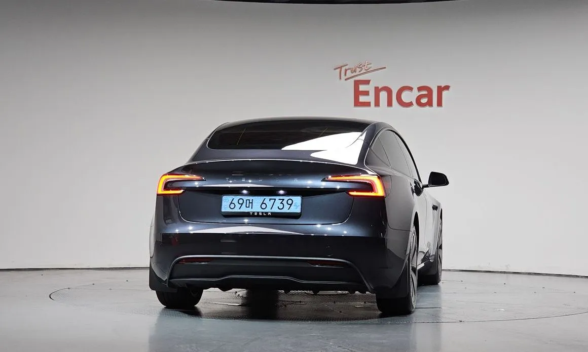 Tesla Model 3 — фото 5