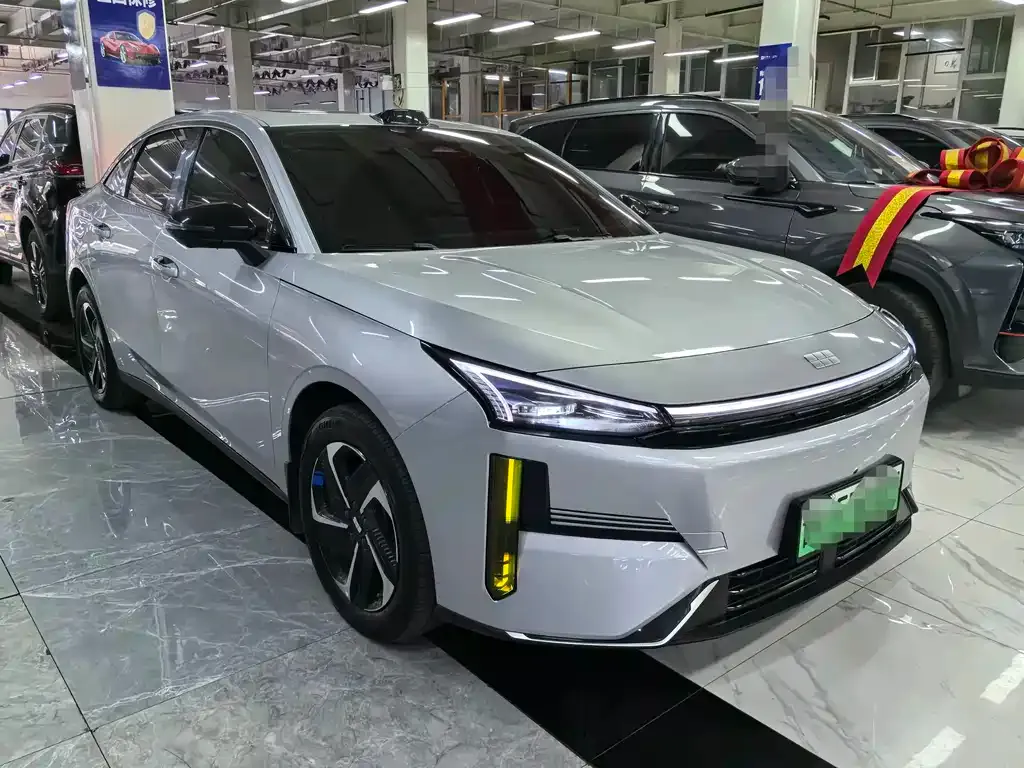 Geely Galaxy L6 — фото 2