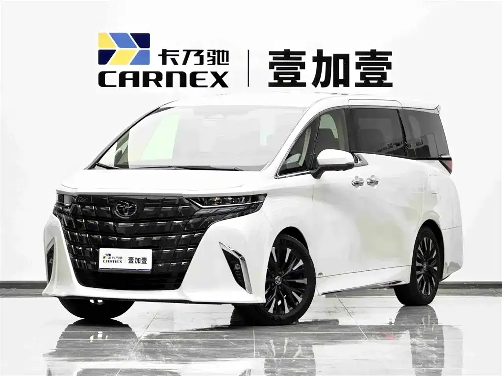 Toyota Alphard — фото 1