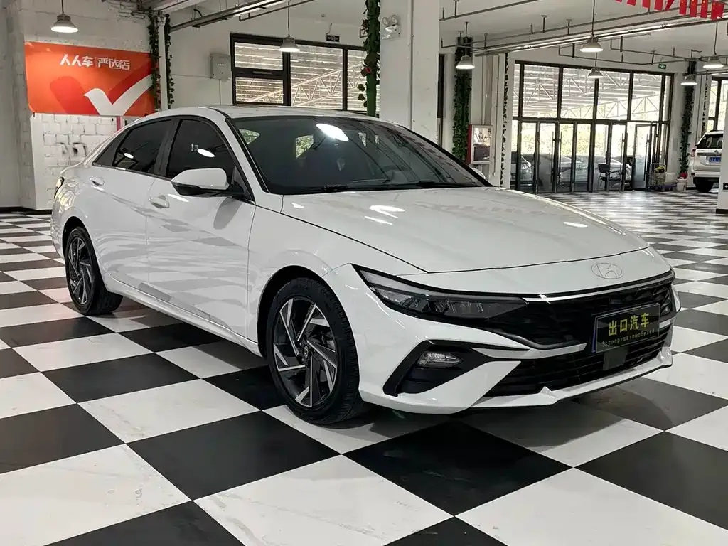 Hyundai Elantra — фото 8