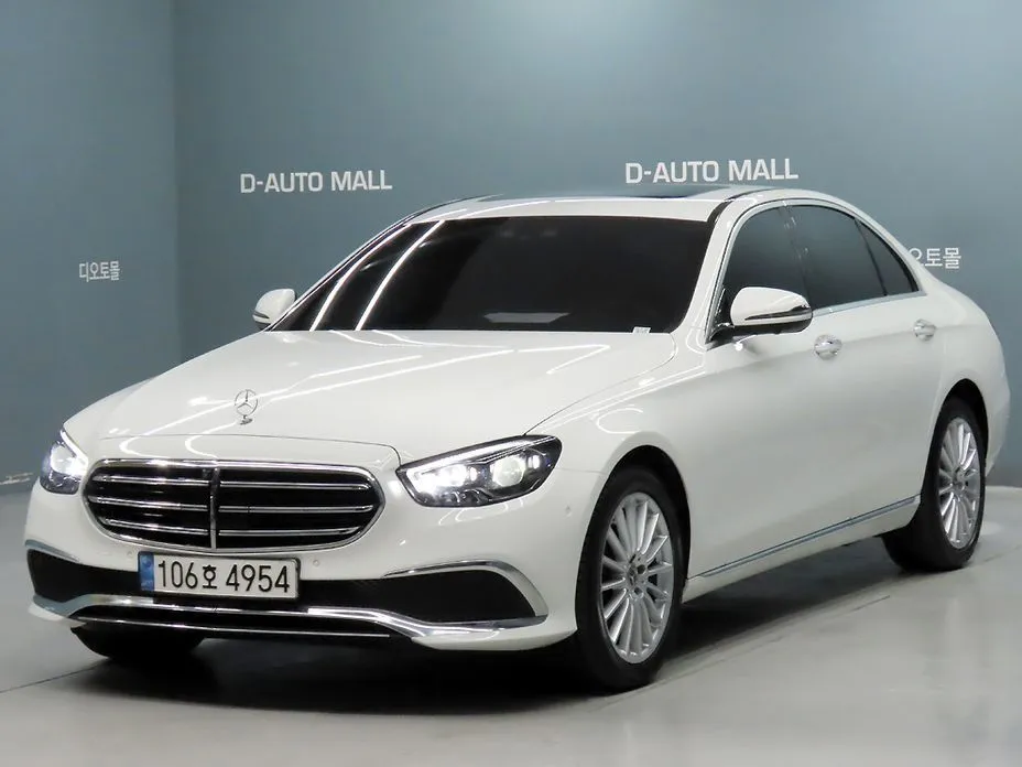 Mercedes-Benz E-Class — фото 1