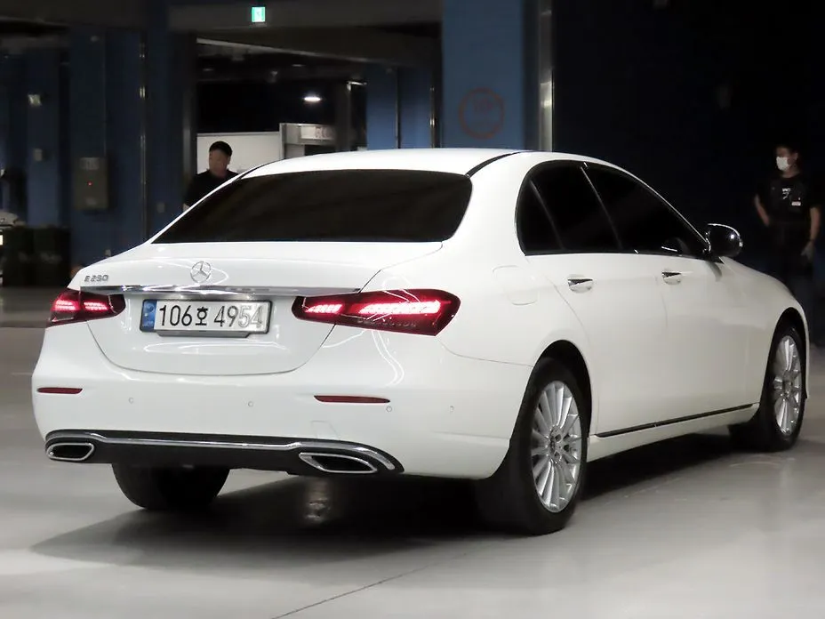 Mercedes-Benz E-Class — фото 10