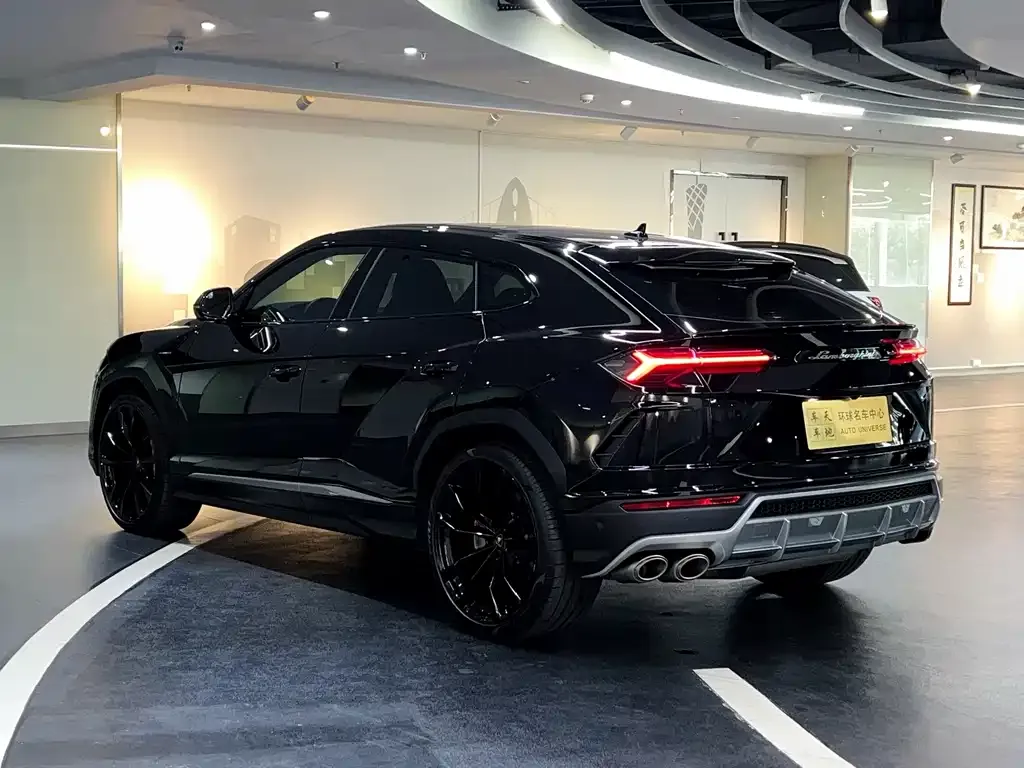 Lamborghini Urus — фото 3