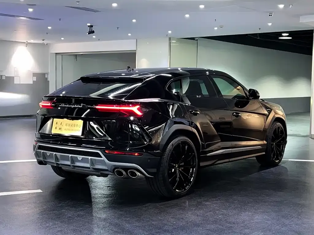 Lamborghini Urus — фото 9