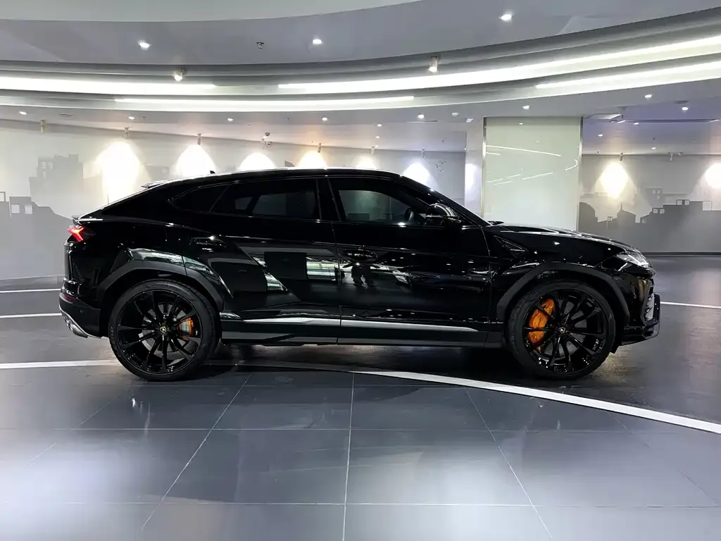 Lamborghini Urus — фото 6