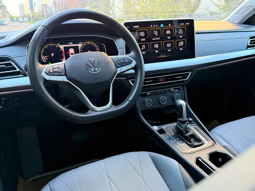 Volkswagen Lavida — фото 8