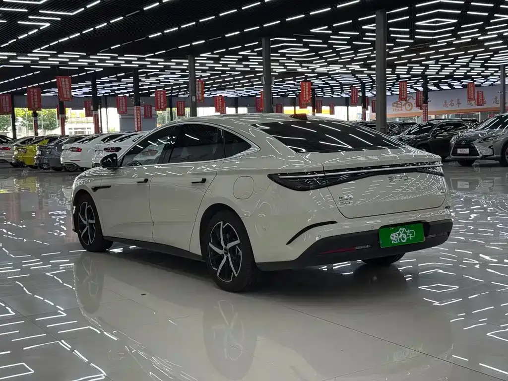 BYD Seal 07 DM-i — фото 9