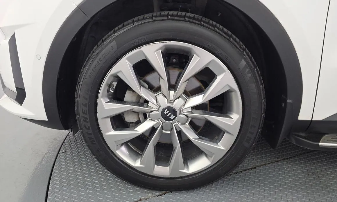 Kia Sorento — фото 10