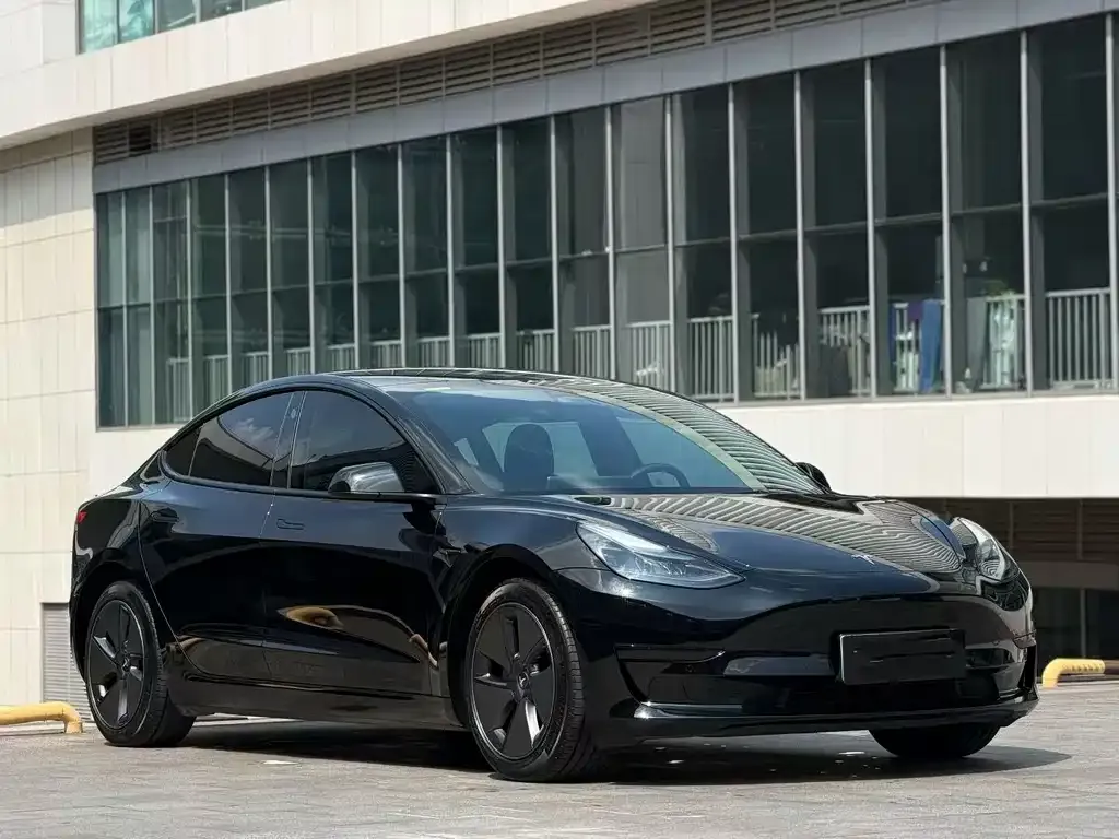 Tesla Model 3 — фото 6