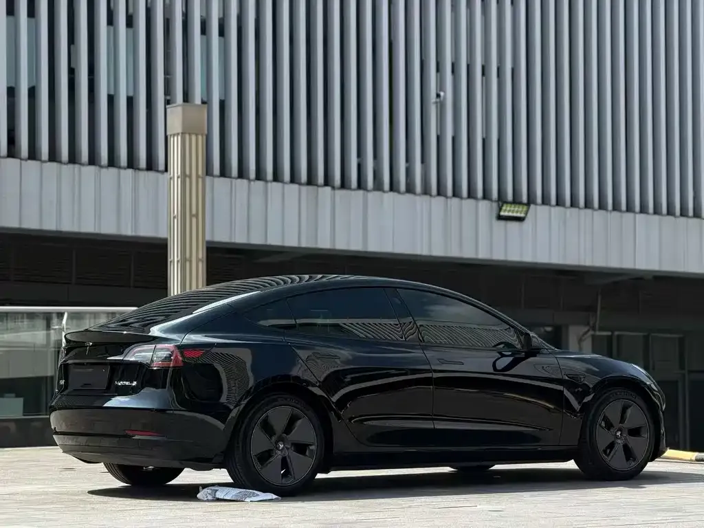 Tesla Model 3 — фото 7