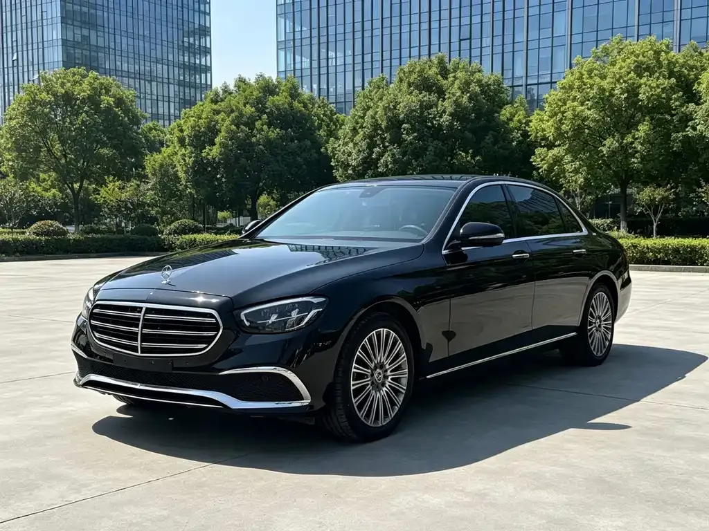 Mercedes-Benz E-Class — фото 7