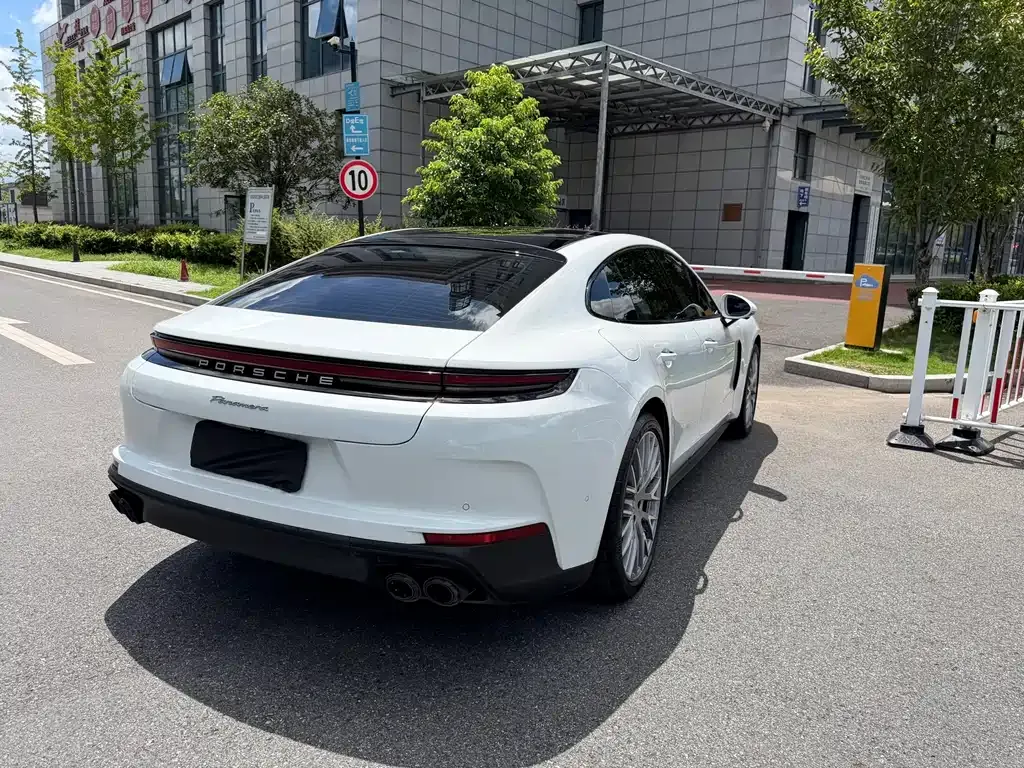 Porsche Panamera — фото 10