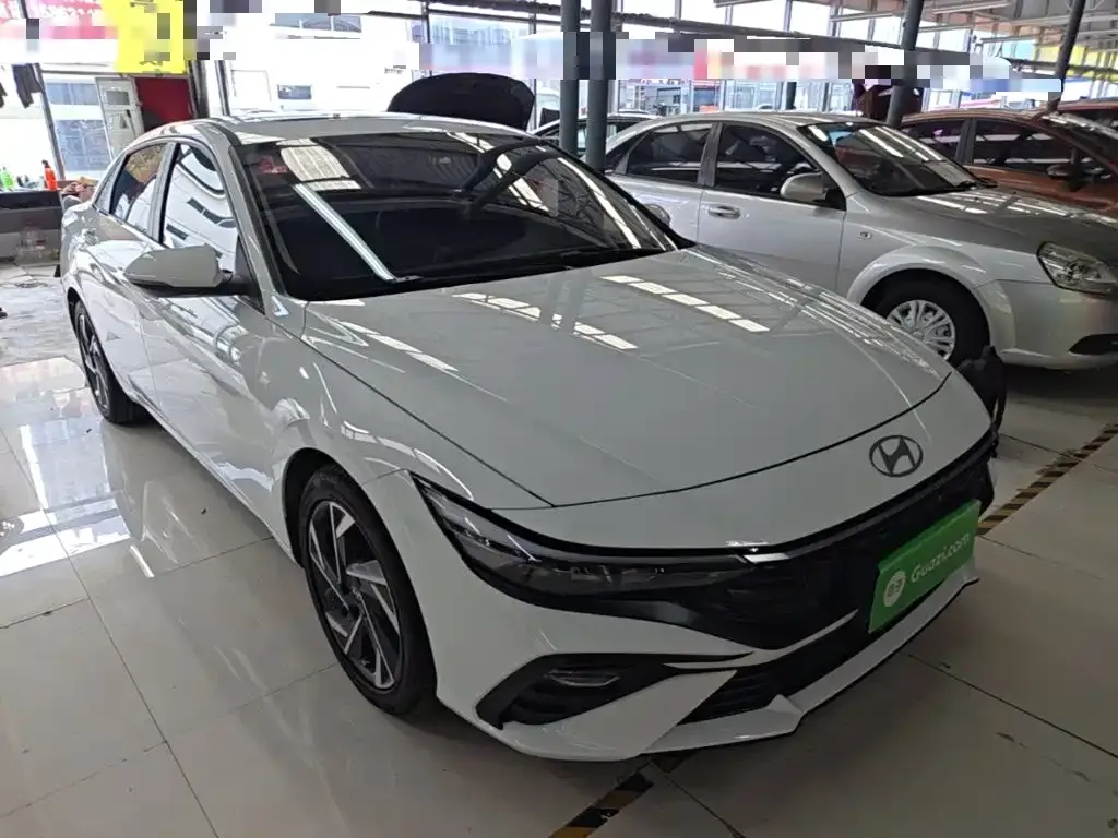 Hyundai Elantra — фото 4
