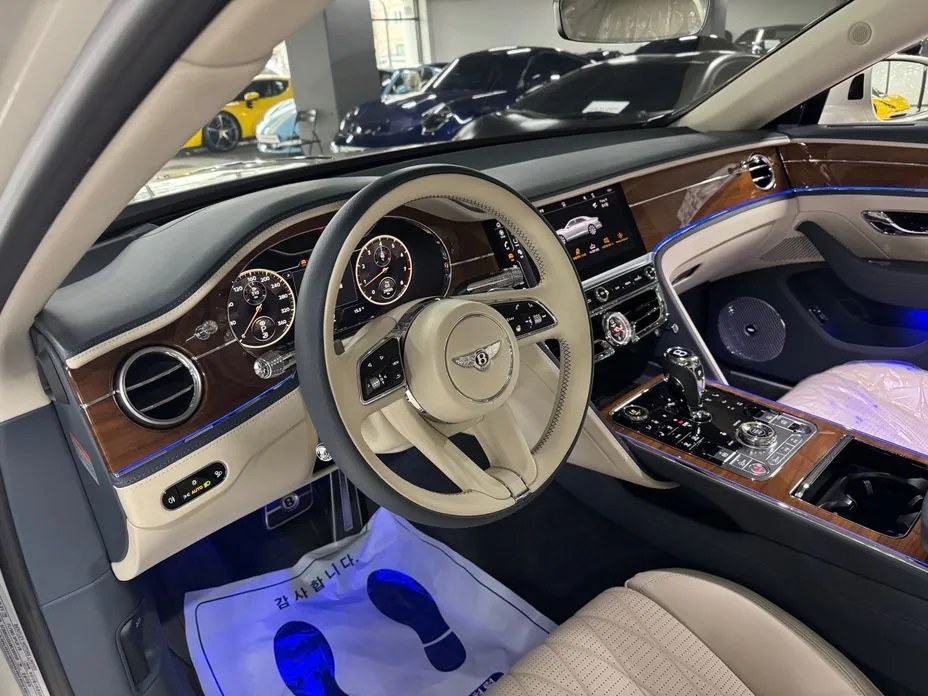 Bentley Flying Spur — фото 7