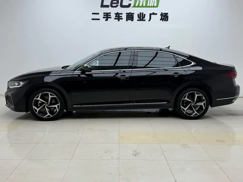 Volkswagen Passat — фото 7