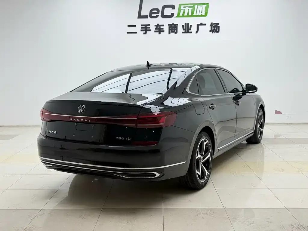 Volkswagen Passat — фото 9