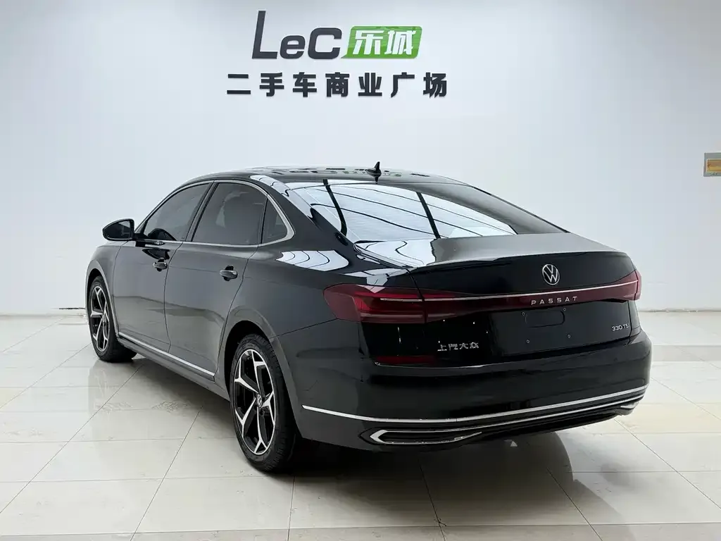 Volkswagen Passat — фото 6