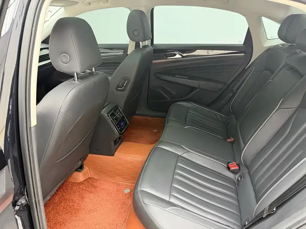 Volkswagen Passat — фото 3