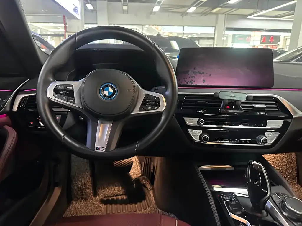 BMW 5 Series New Energy — фото 7