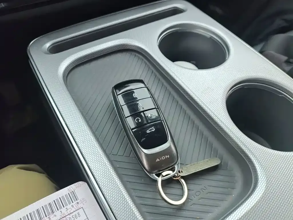 Aion Y — фото 7