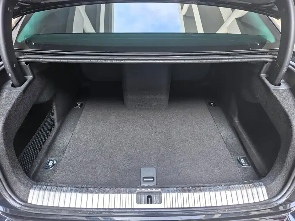 Volkswagen Phideon — фото 2