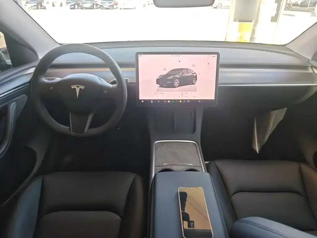 Tesla Model Y — фото 3