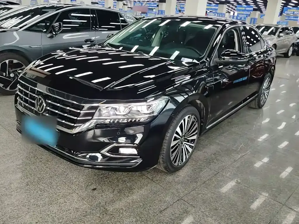 Volkswagen Passat — фото 1