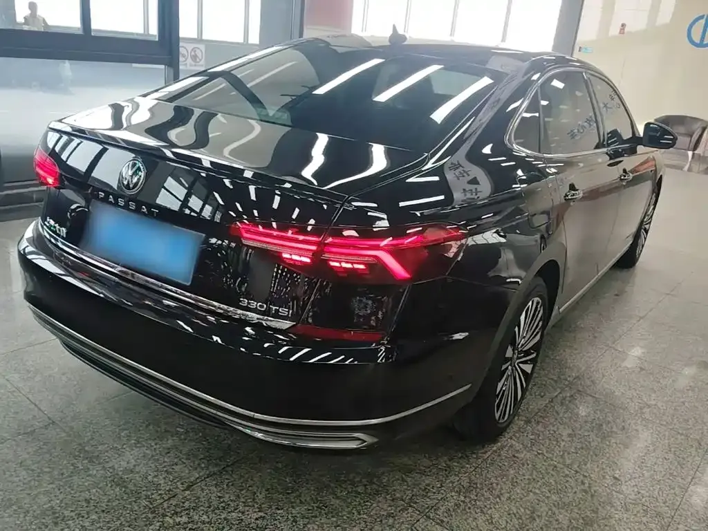 Volkswagen Passat — фото 4