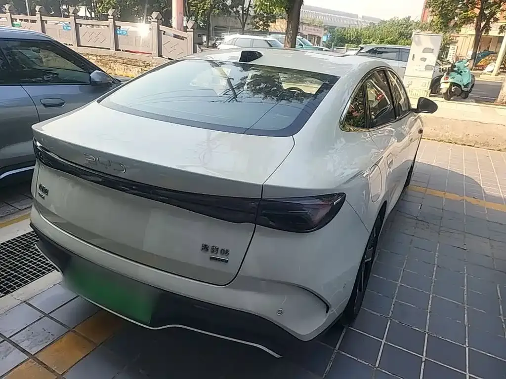 BYD Seal 06 — фото 10