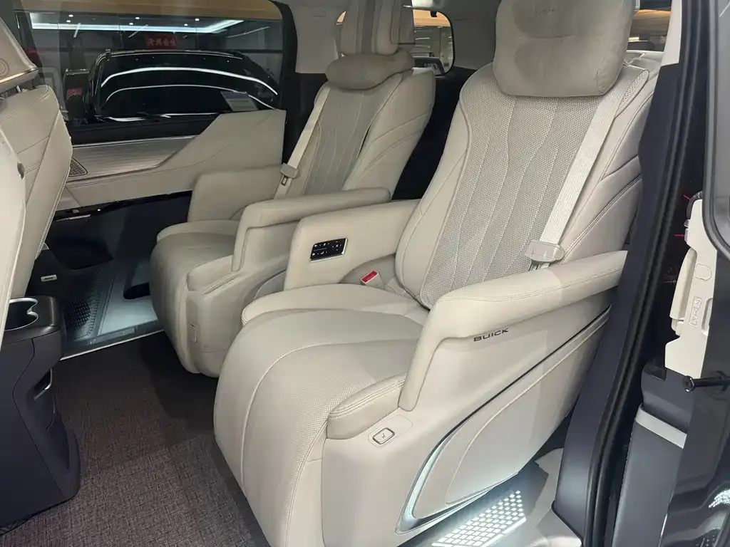 Buick GL8 Hybrid — фото 6