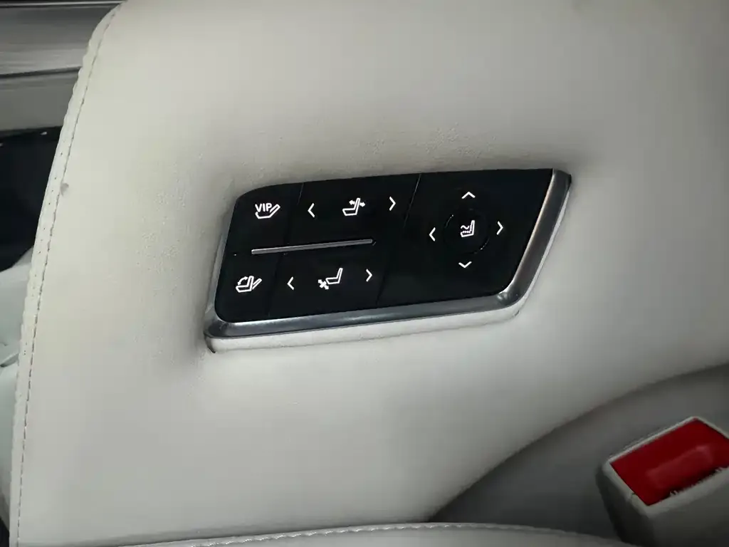 Buick GL8 Hybrid — фото 2