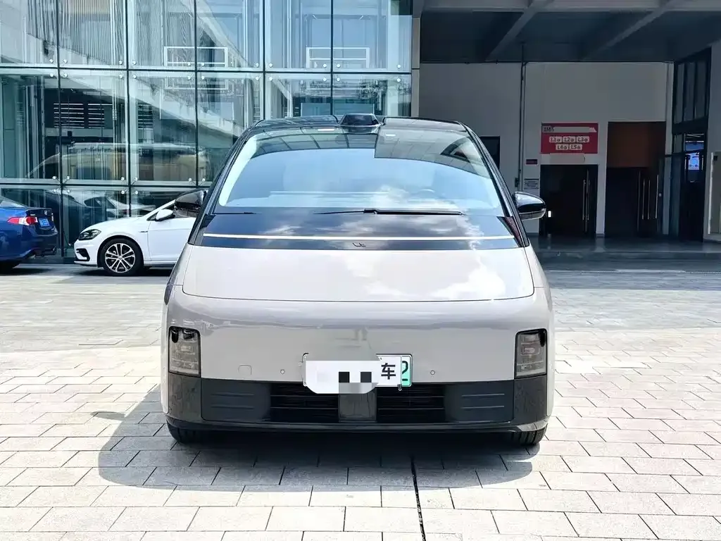Li Auto MEGA — фото 9