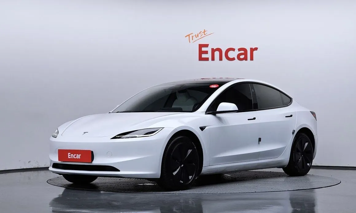 Tesla Model 3 — фото 1