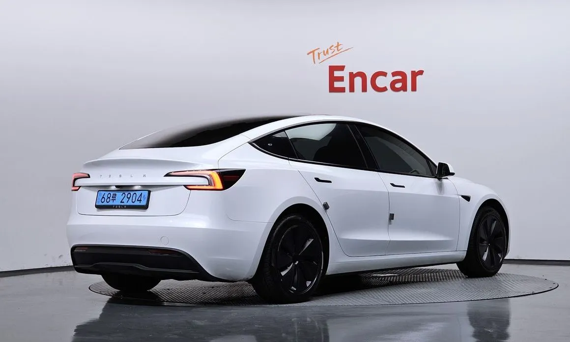 Tesla Model 3 — фото 2