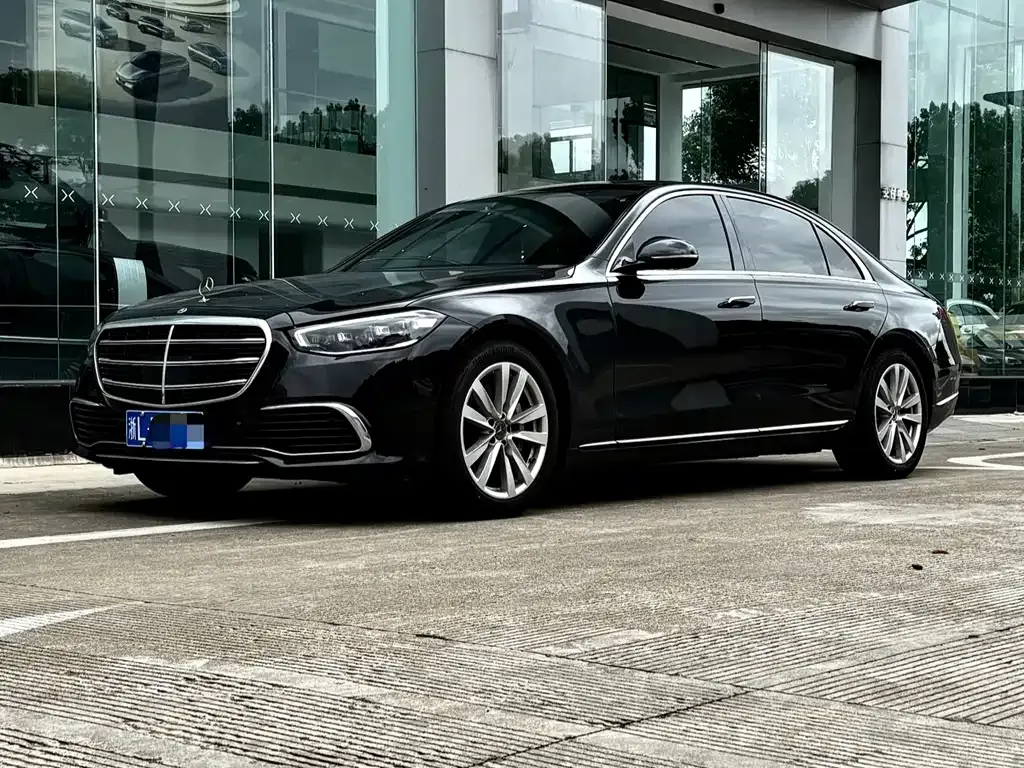 Mercedes-Benz S-Class — фото 1