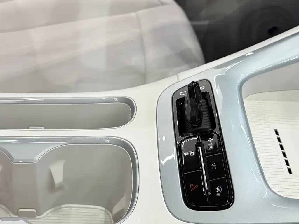 Geely Starburst — фото 10
