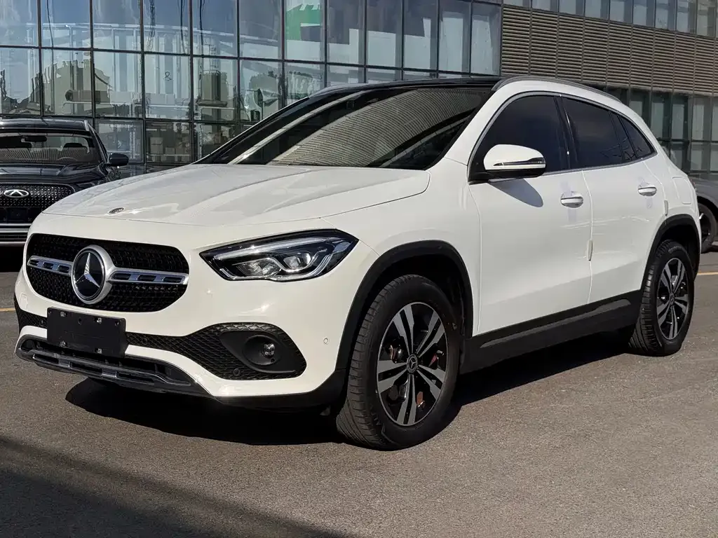 Mercedes-Benz GLA — фото 1